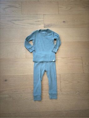Little planet by Carter’s blue pajamas set, size 12M